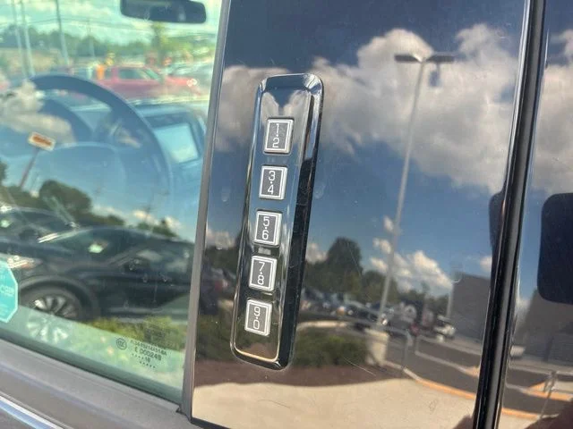 Used 2018 Gray Ford XLT image 6