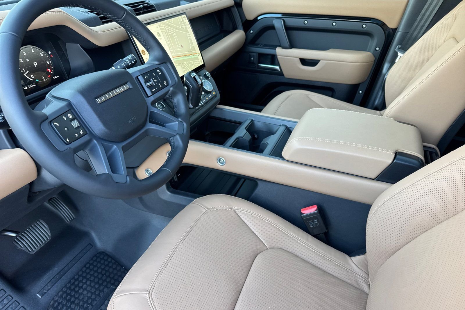 New 2026 Santorini Black Land Rover S image 9