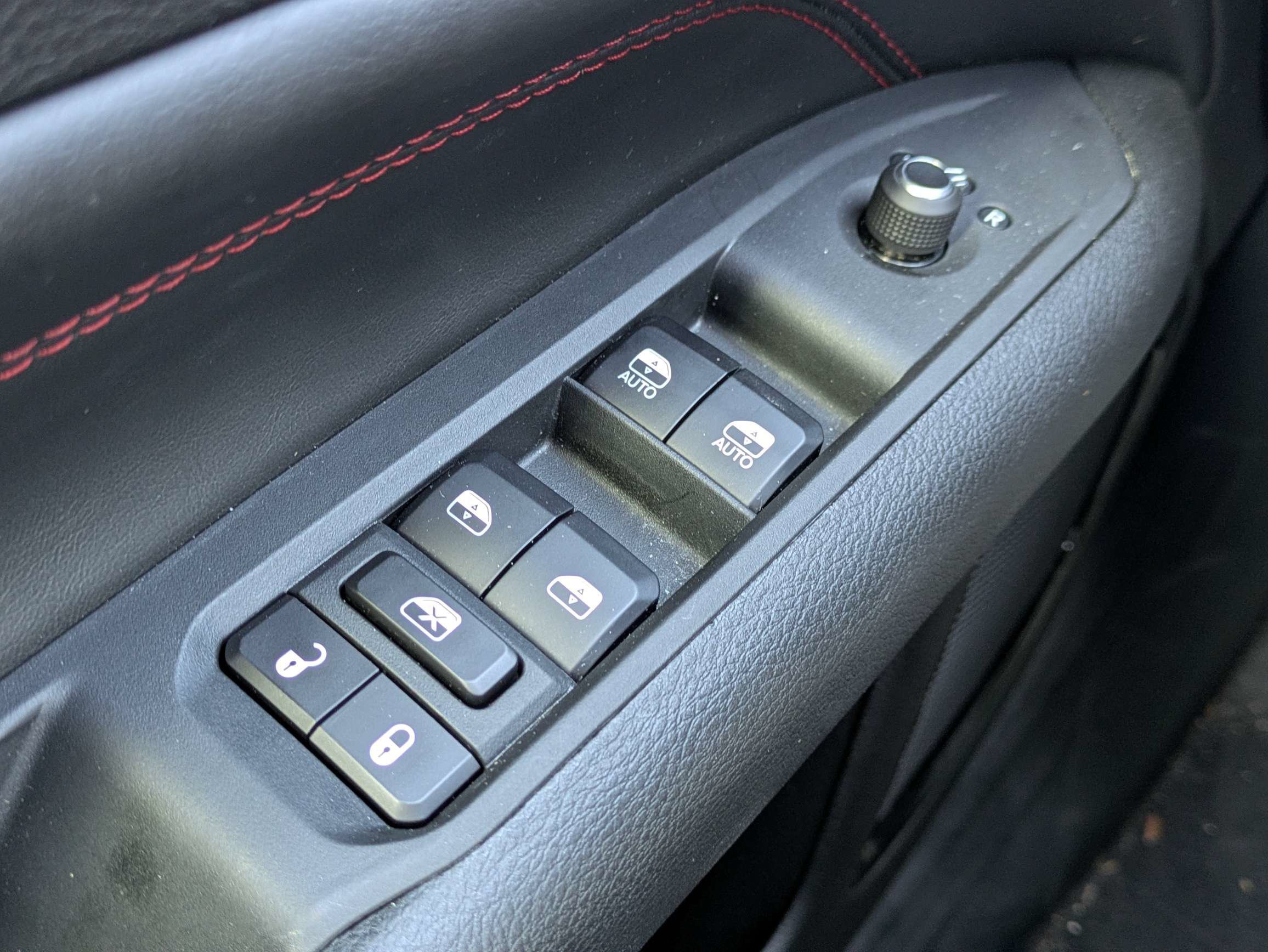 Used 2024 Diamond Black Crystal Pearlcoat Jeep Trailhawk image 22