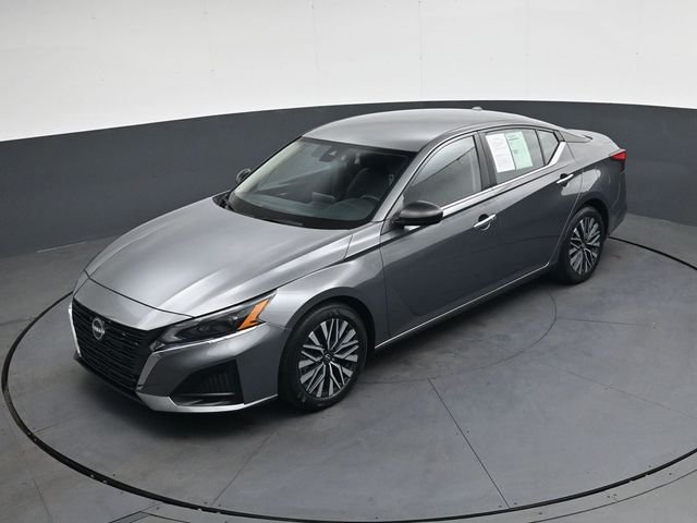 Used 2024 Gray Nissan 2.5 SV image 29