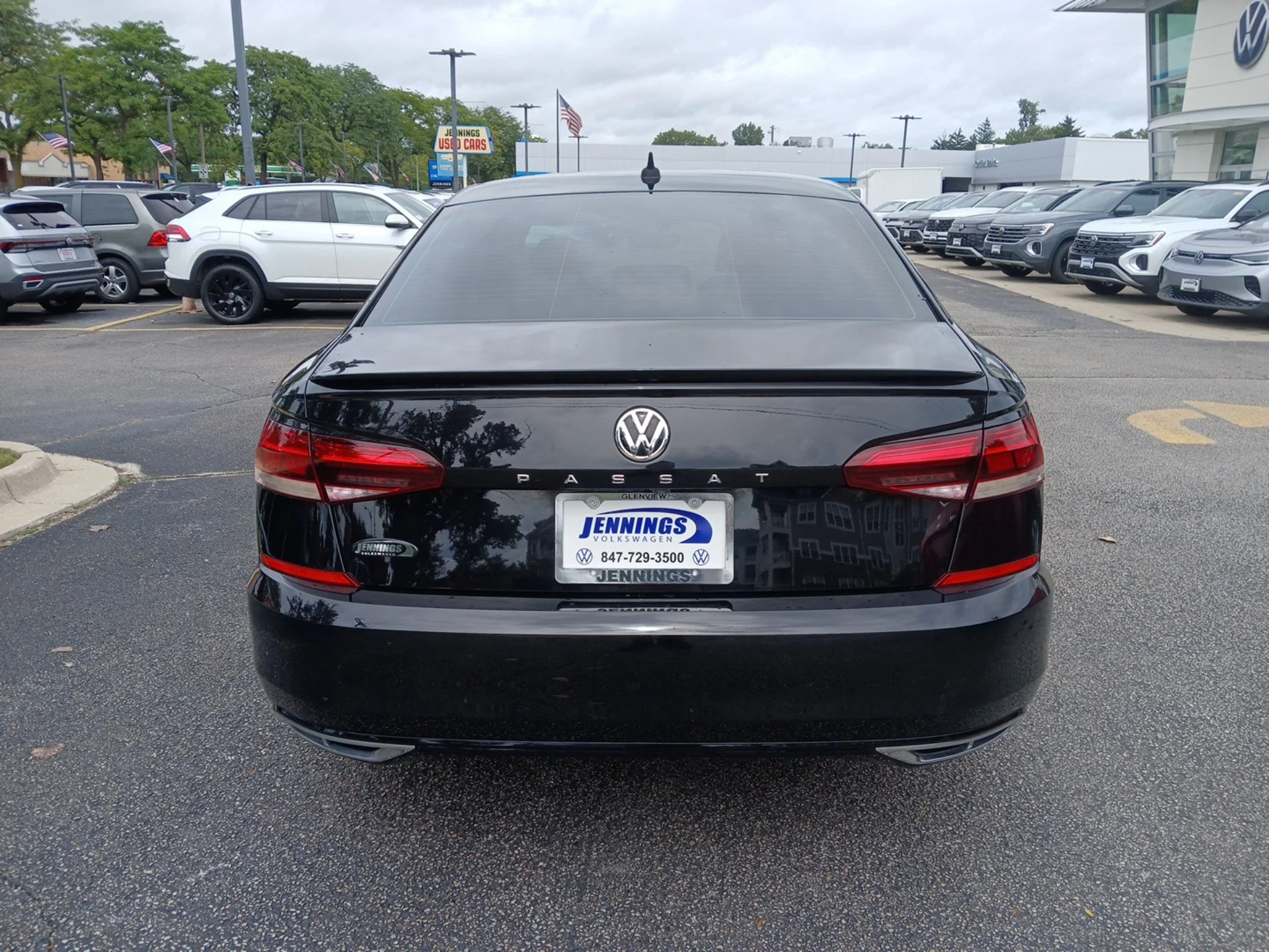 Used 2020 Deep Black Pearl Volkswagen 2.0T R-Line image 24