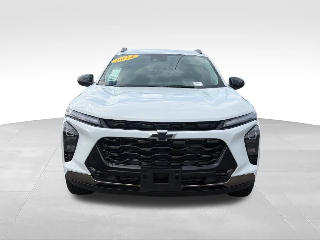 Used 2024 White Chevrolet ACTIV image 24
