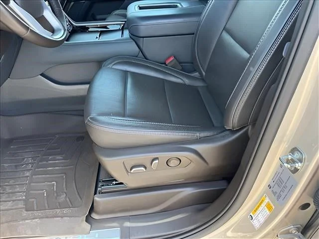 Used 2022 Beige GMC Denali image 6