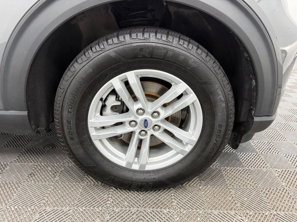 Used 2023 Gray Ford XLT image 18