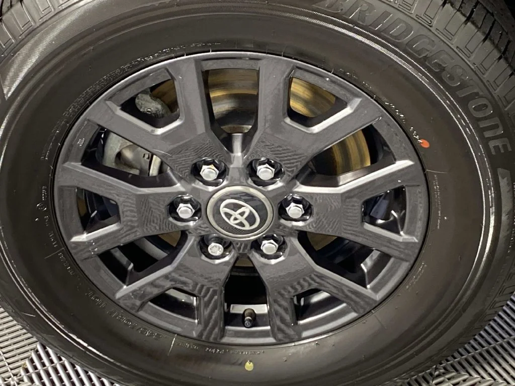 Used 2025 Cutting Edge Toyota SR5 image 28
