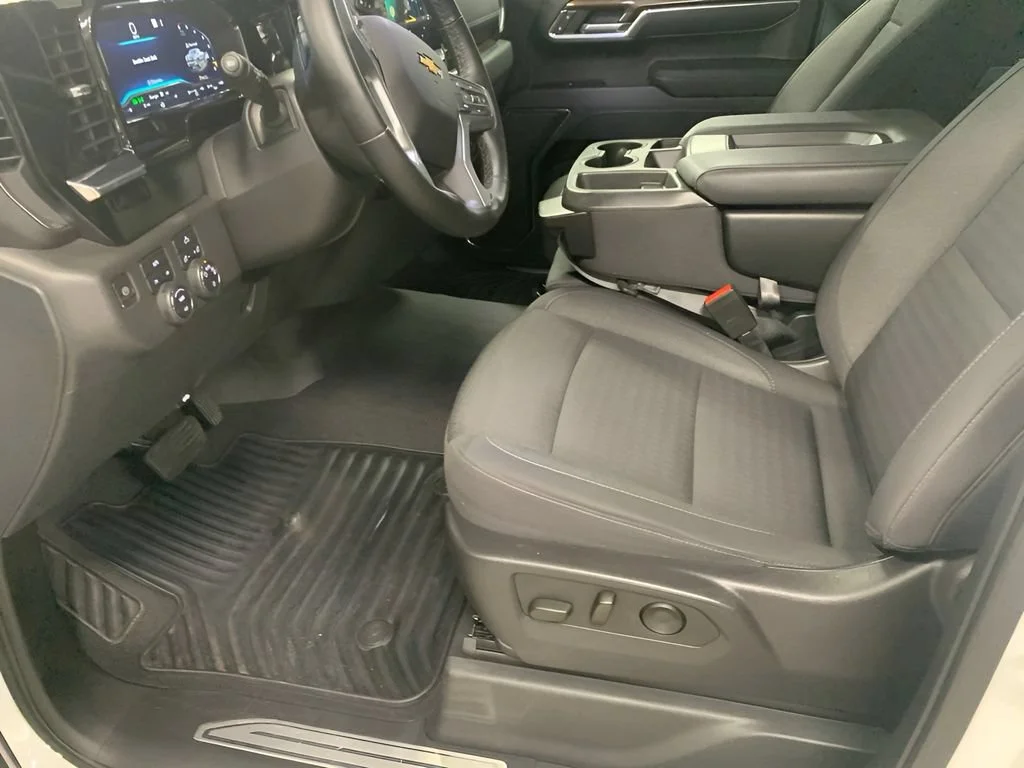 2023 Chevrolet Silverado 1500 LT - Photo 17
