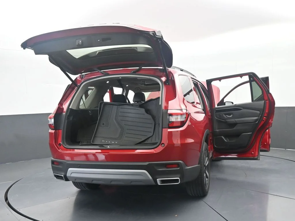 Used 2024 Radiant Red Metallic II Honda Touring image 82