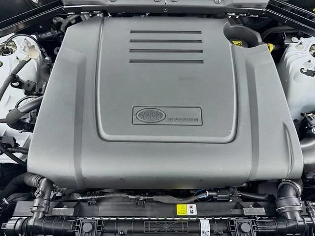 New 2026 Fuji White Land Rover S image 32