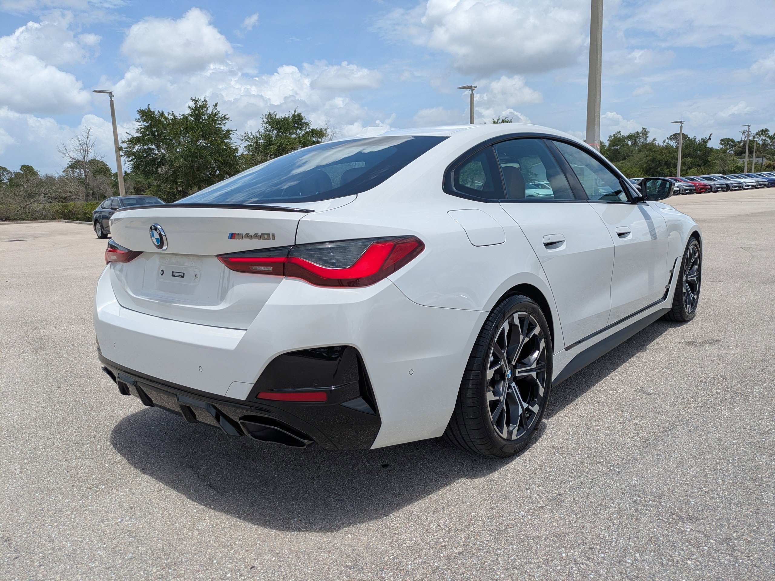 Used 2023 Alpine White BMW M440i image 4
