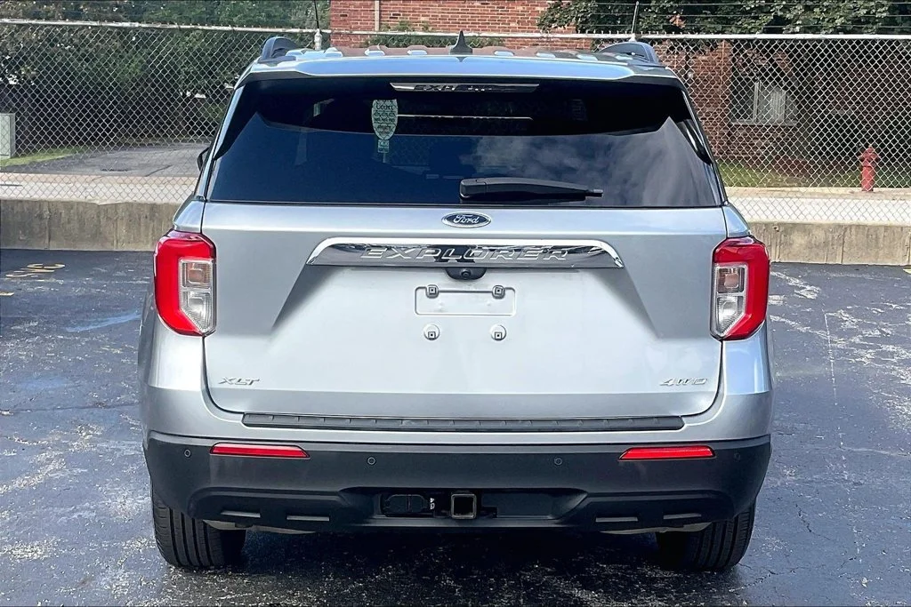 Certified Used 2023 Silver Metallic Ford XLT image 3
