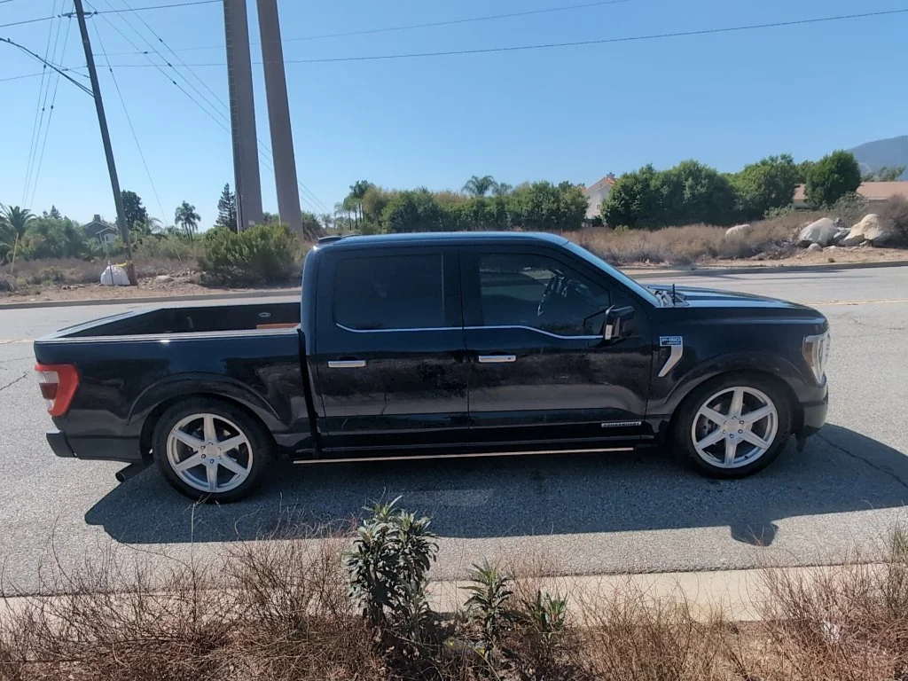 Used 2022 Blue Metallic Ford Limited image 8