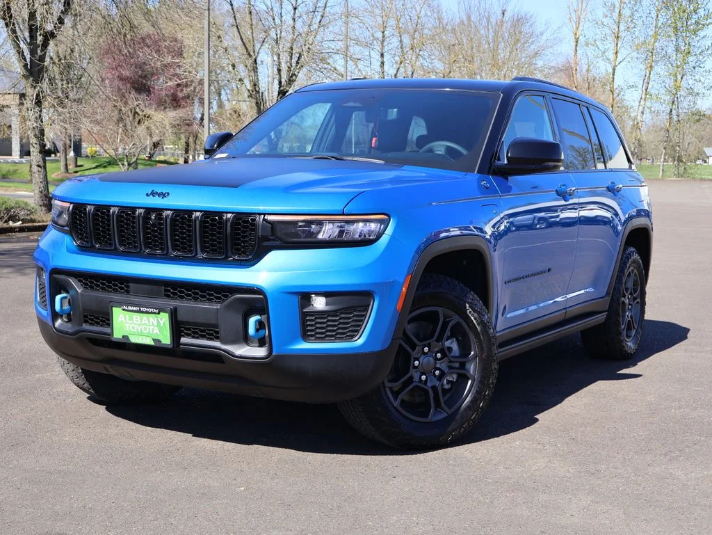 2024 Jeep Grand Cherokee Trailhawk 4xe CARB 4x4's photo