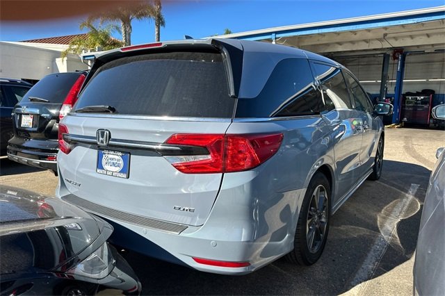 2023 Honda Odyssey Elite photo 3