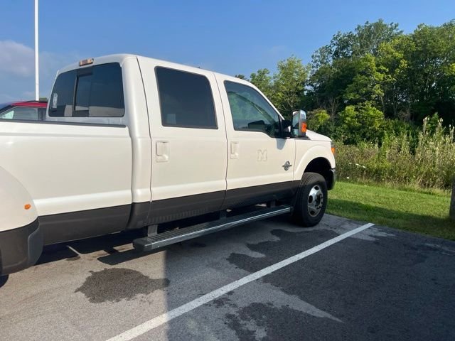 Used 2015 White Ford Lariat image 6