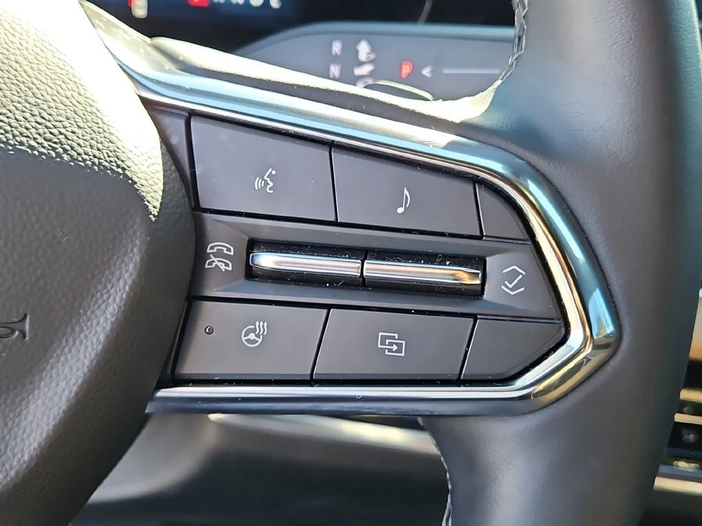 Used 2025 Mosaic Black Metallic Chevrolet ACTIV image 28