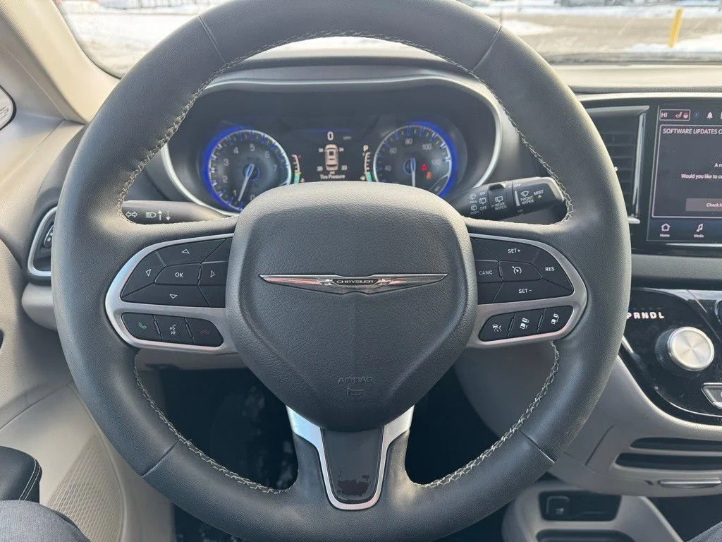 2024 Chrysler Pacifica Touring L - Photo 20