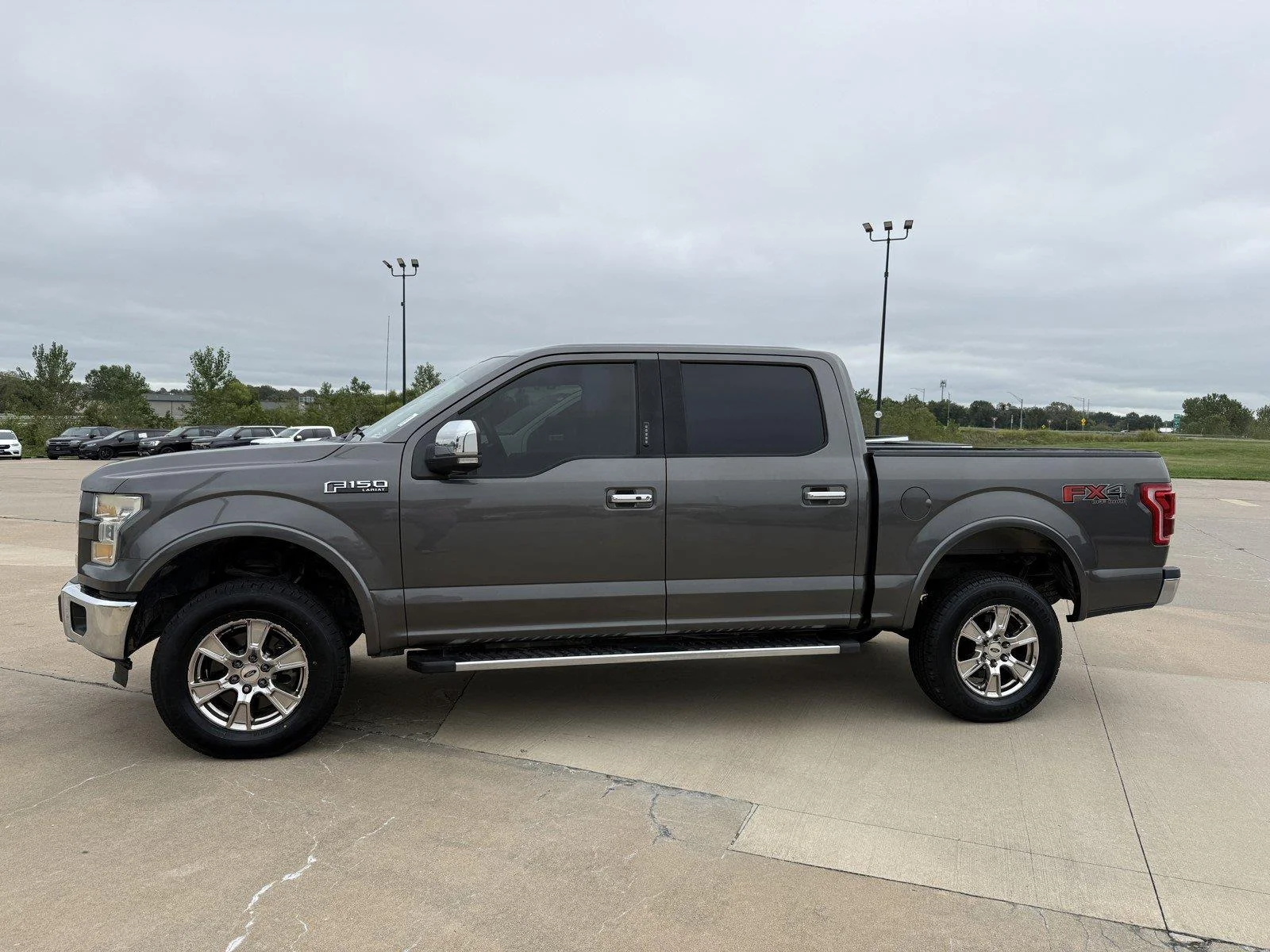 Used 2015 Magnetic Metallic Ford Lariat image 5