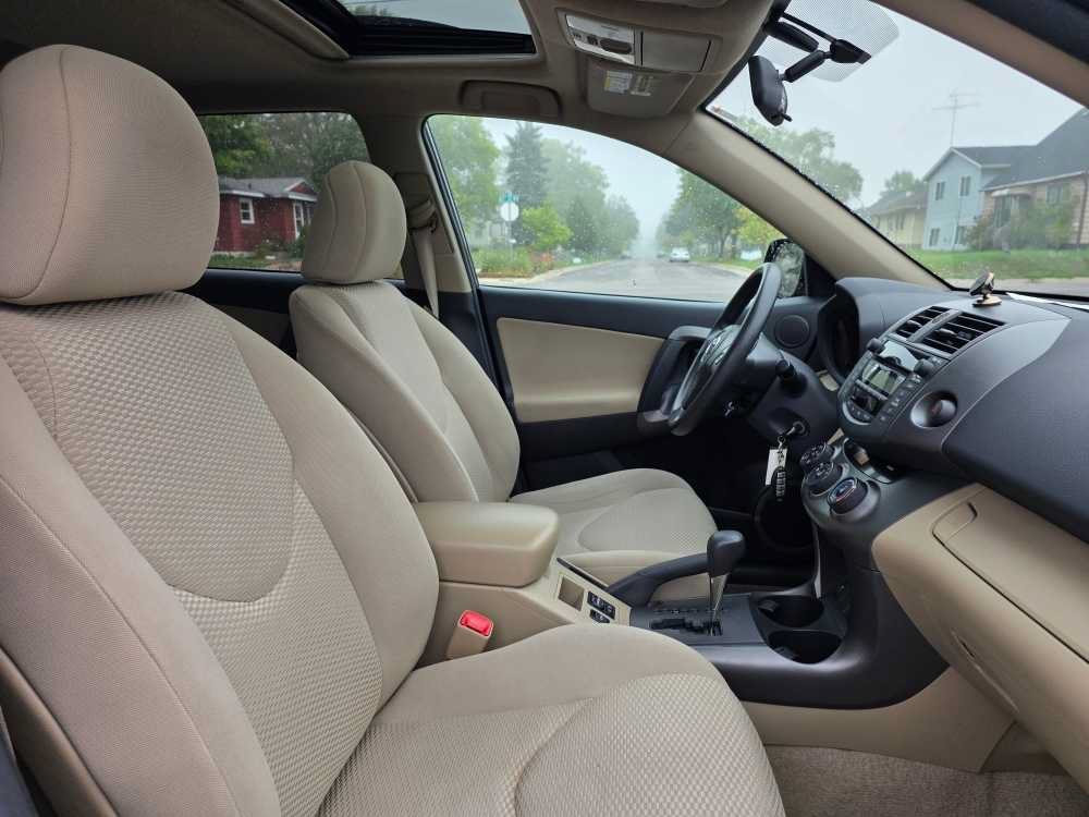 Used 2011 PYRITE MICA Toyota  image 8