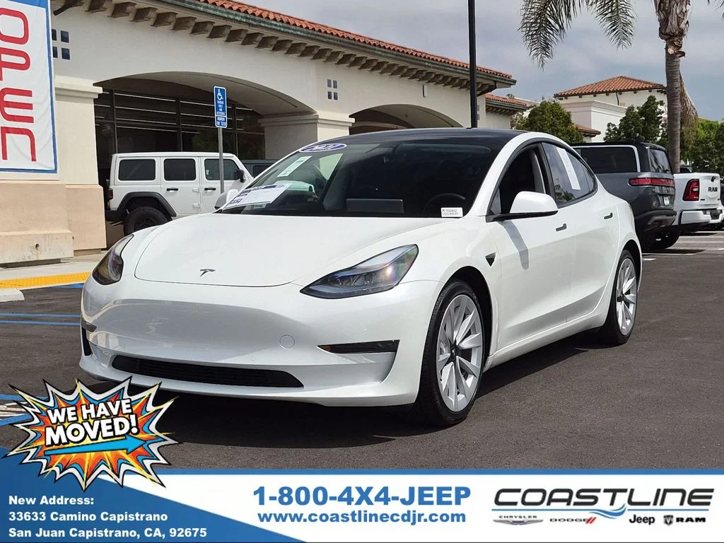 2021 Tesla Model 3 Standard Range Plus's photo