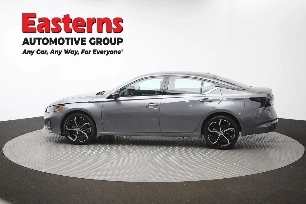 Used 2025 Gray Nissan 2.5 SR image 61