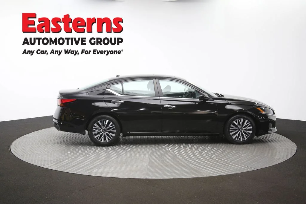 Used 2023 Black Nissan 2.5 SV image 45