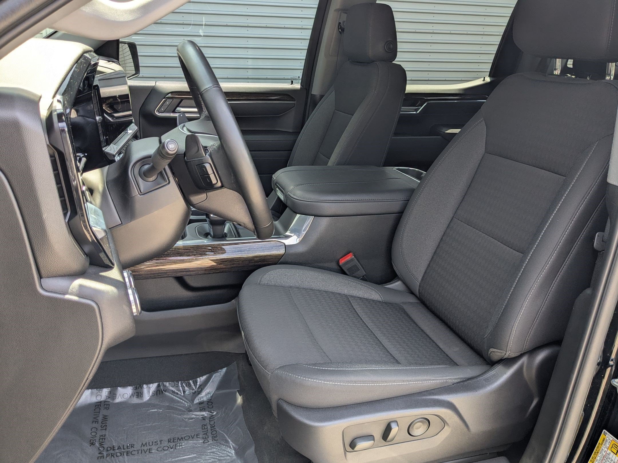 Used 2024 Onyx Black Metallic GMC Elevation image 28