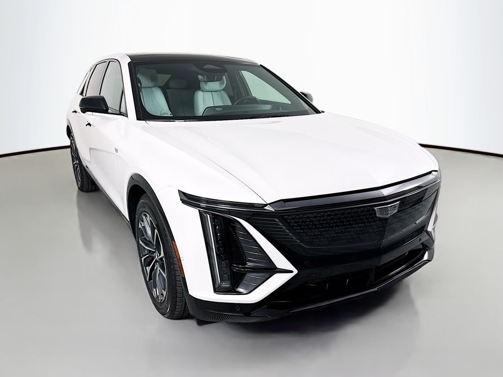 Used 2025 White Cadillac Sport image 7