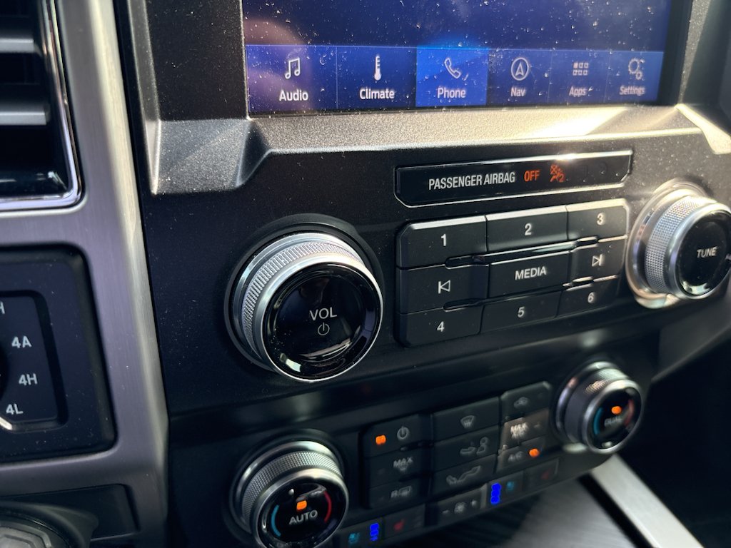 Used 2020  Ford  image 5