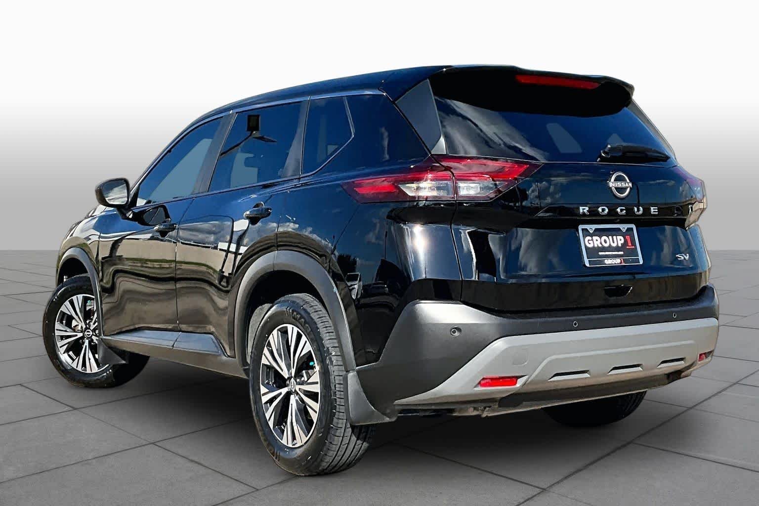 Used 2023 Super Black Nissan SV image 10