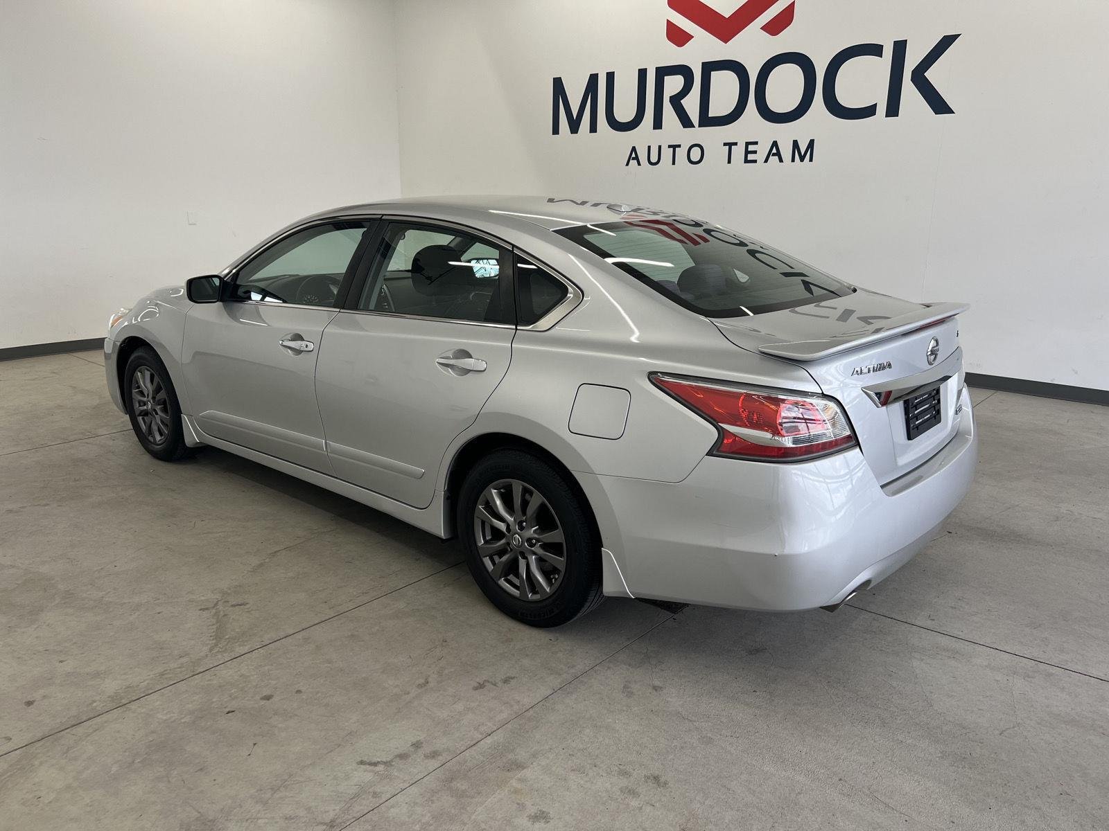 Used 2015 Brilliant Silver Nissan 2.5 S image 2