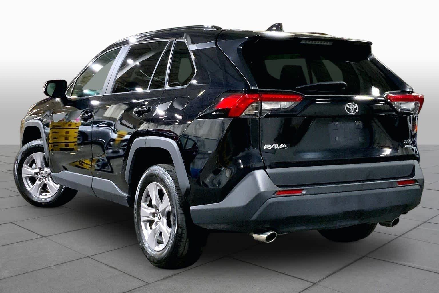 Used 2025 Midnight Black Metallic Toyota XLE image 12
