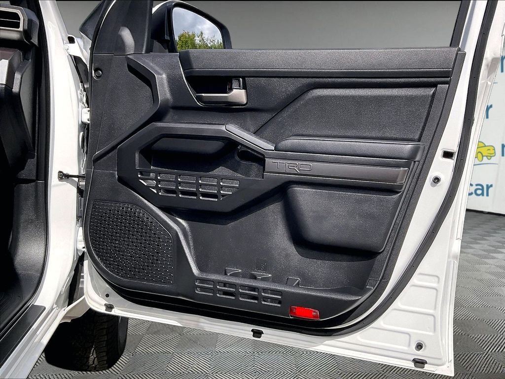 2025 Toyota Tacoma TRD Off Road - Photo 11