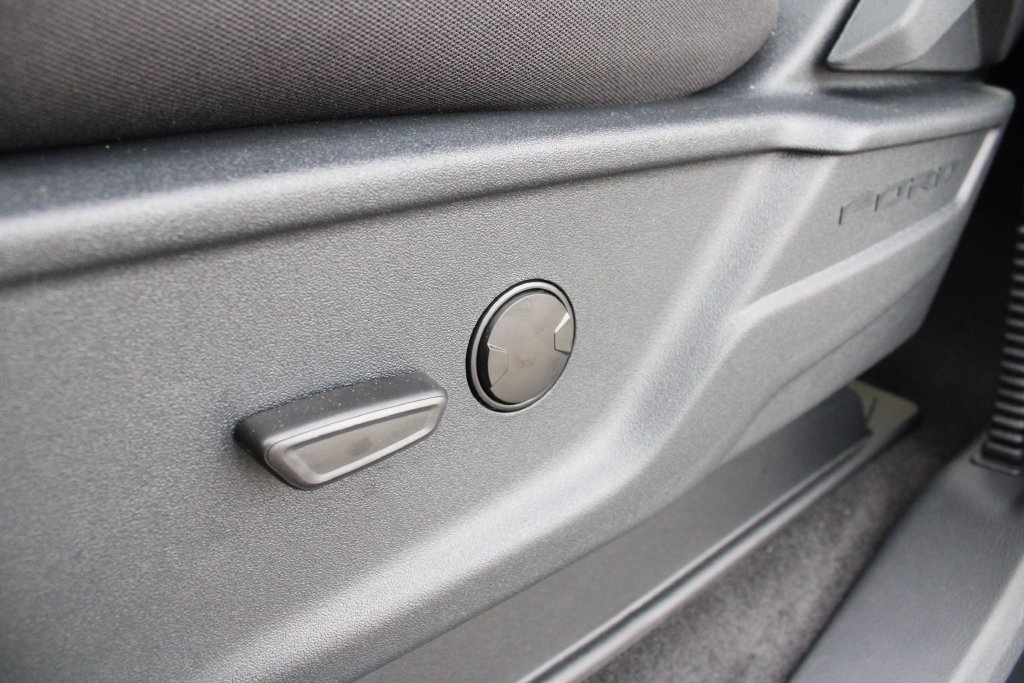 New 2026 Carbonized Gray Metallic Ford XLT image 3