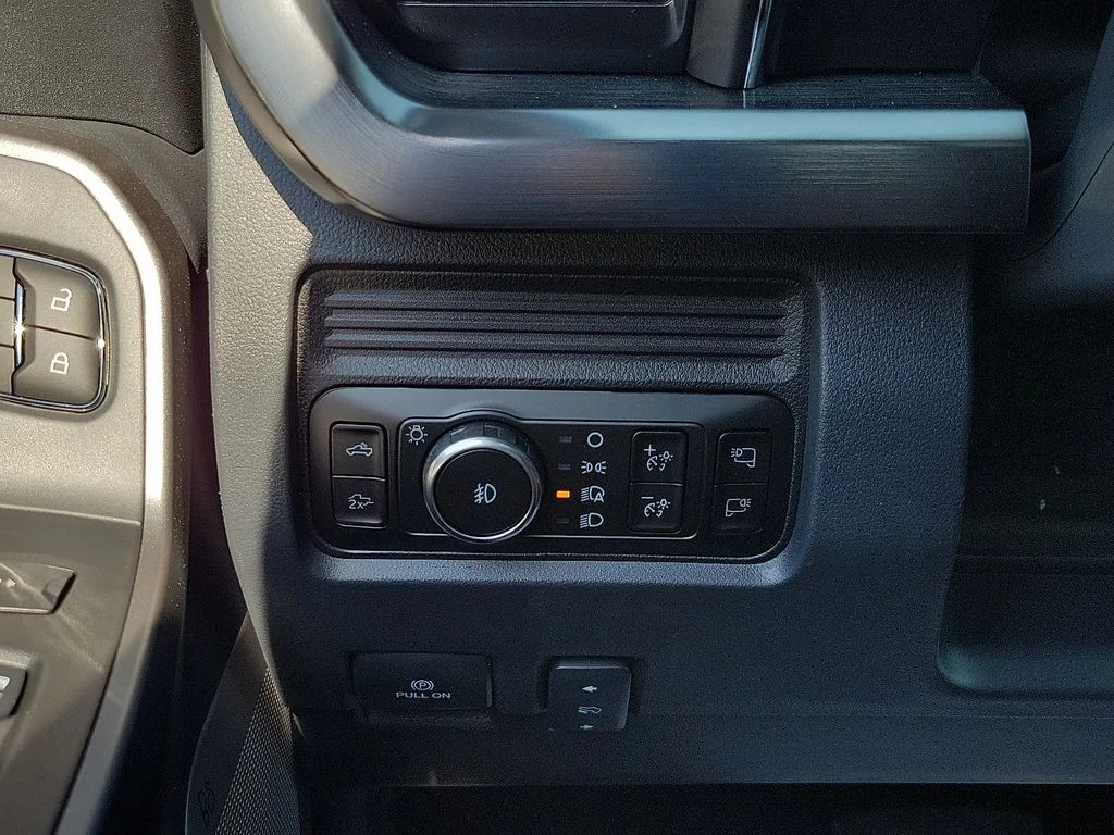 New 2026 Glacier Gray Metallic Tri-Coat Ford F-250® Lariat® image 14