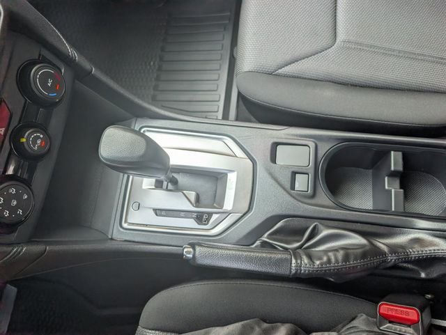 Used 2020 White Subaru Base image 18