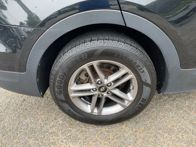 Used 2017 Black Hyundai 2.4 Base image 37