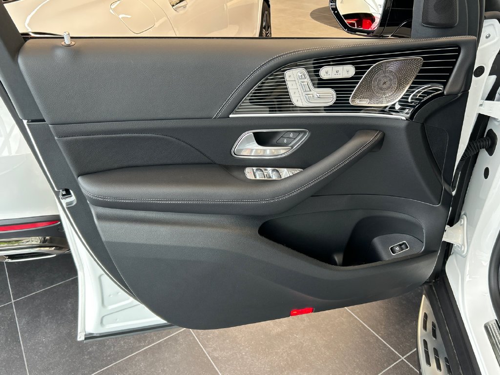 New 2027 Polar White Mercedes-Benz GLS 450 image 4