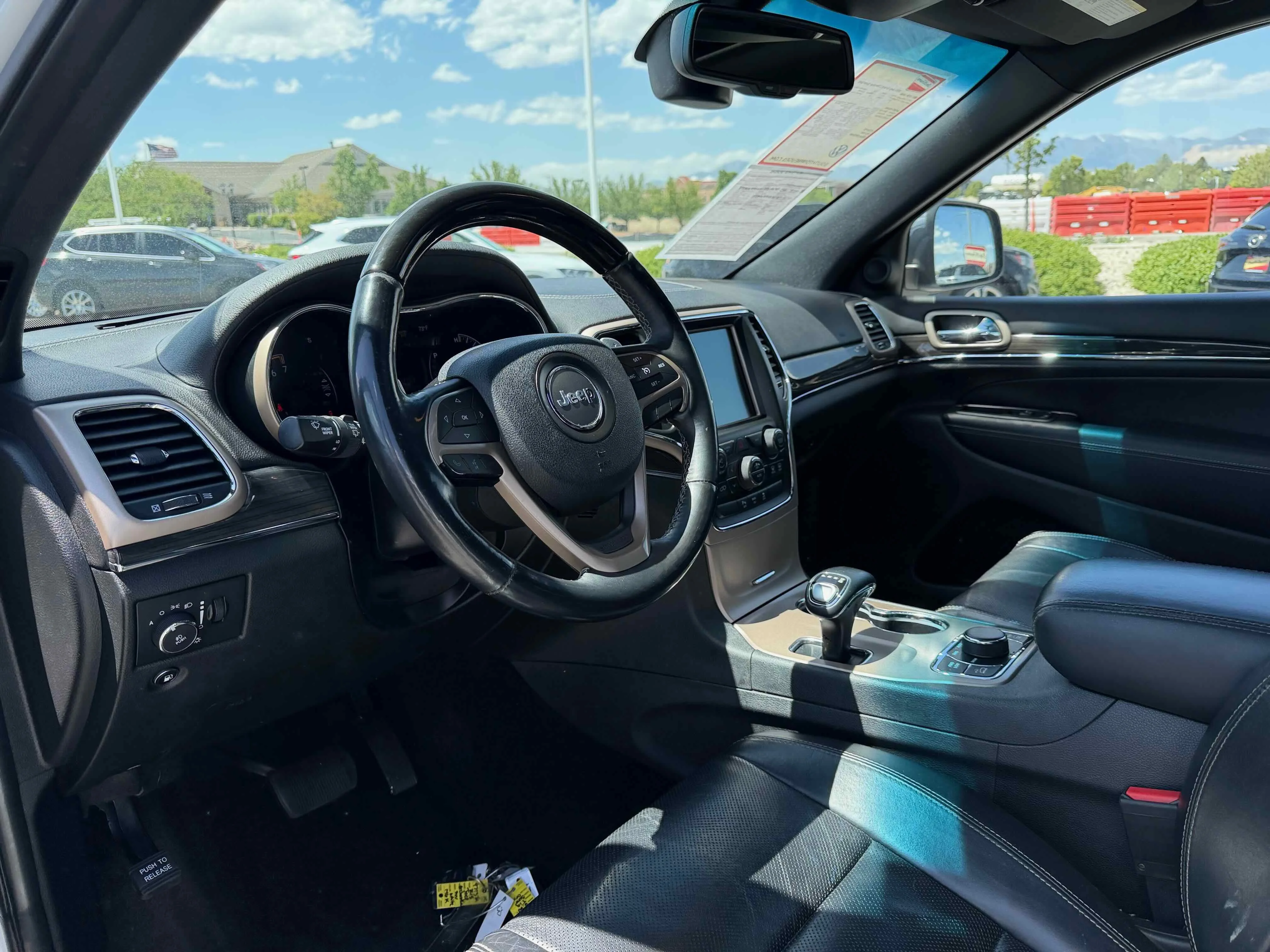 Used 2015 Bright White Clearcoat Jeep Overland image 3