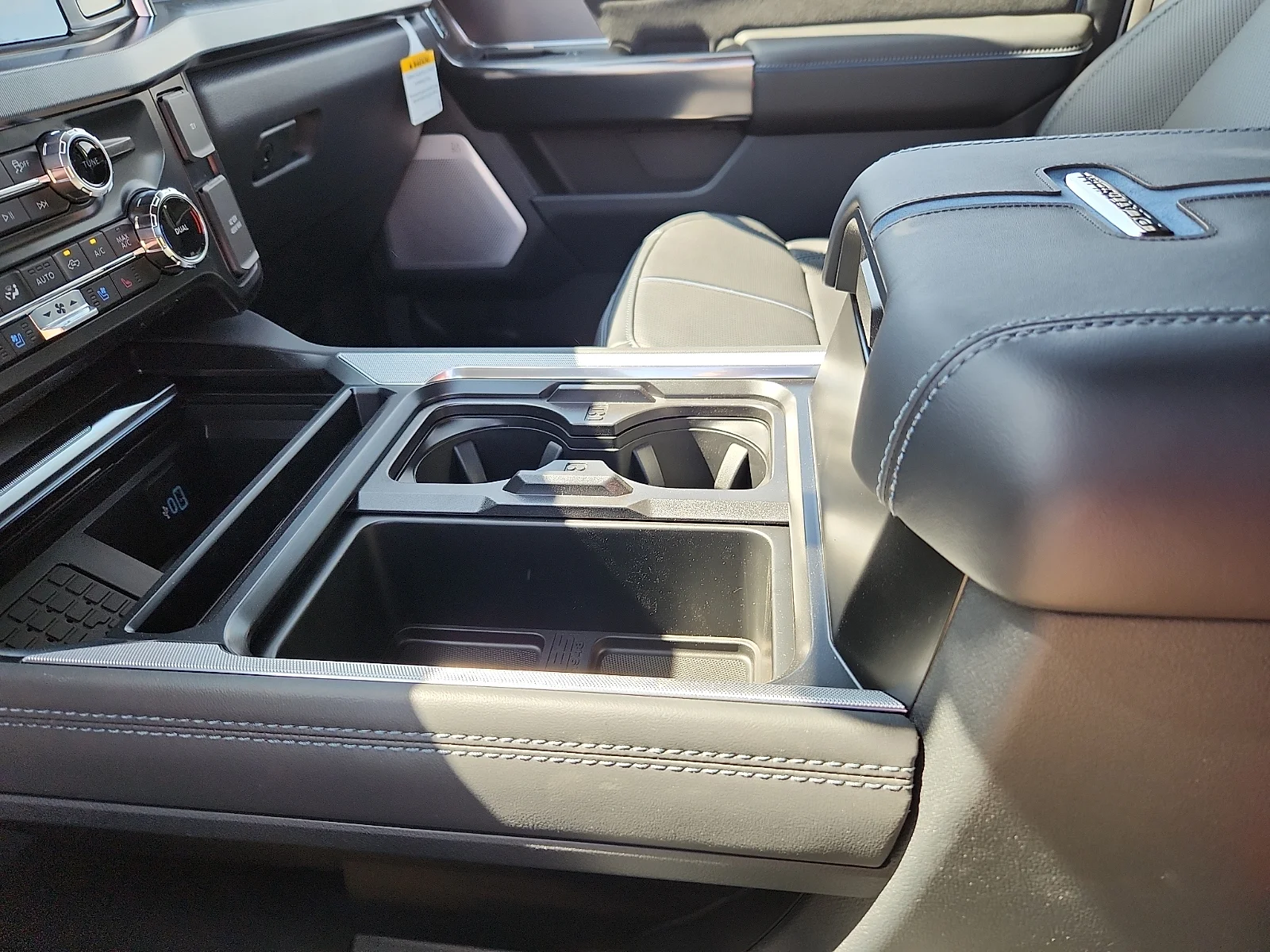 New 2026 Star White Metallic Tri-Coat Ford F-250® Platinum® image 25