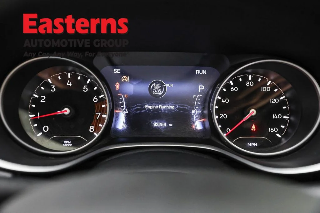 Used 2018 Black Jeep Latitude image 18