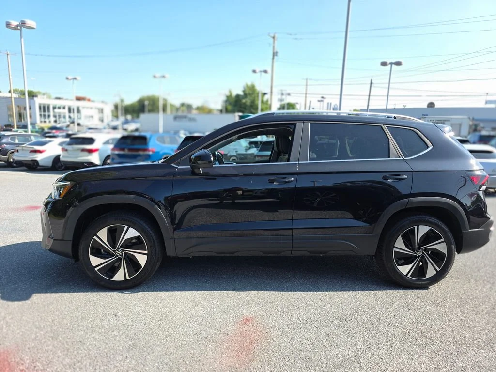 New 2026 Deep Black Pearl Volkswagen 1.5T SE image 10