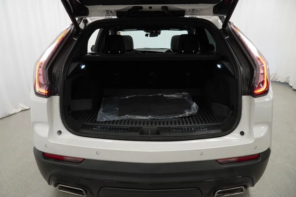 Used 2023 Crystal White Tricoat Cadillac Sport image 28