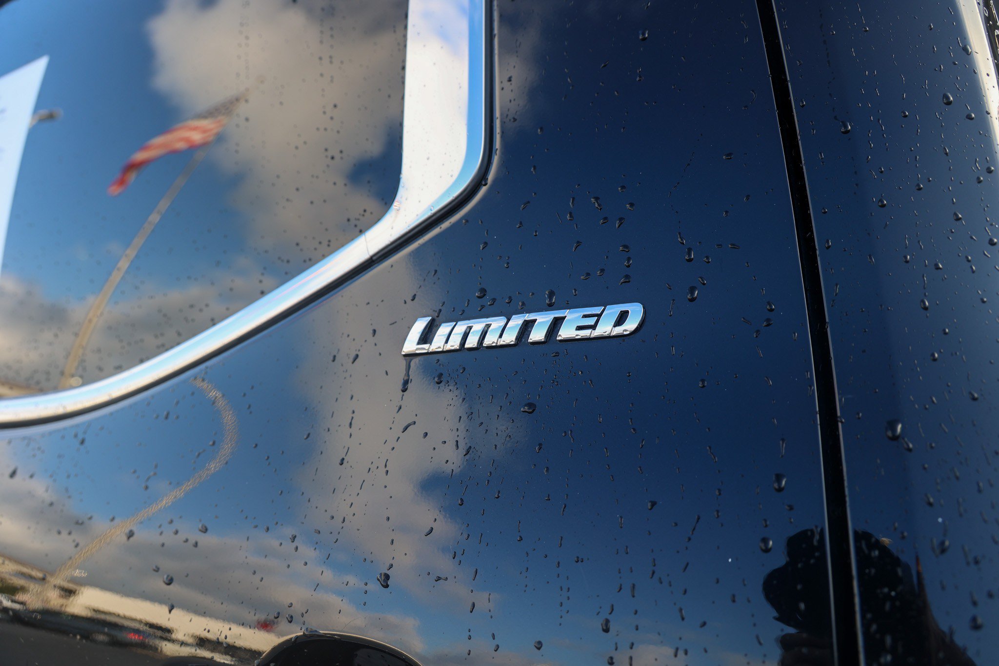 Used 2022 MIDNIGHT BLACK ME Toyota Limited image 13