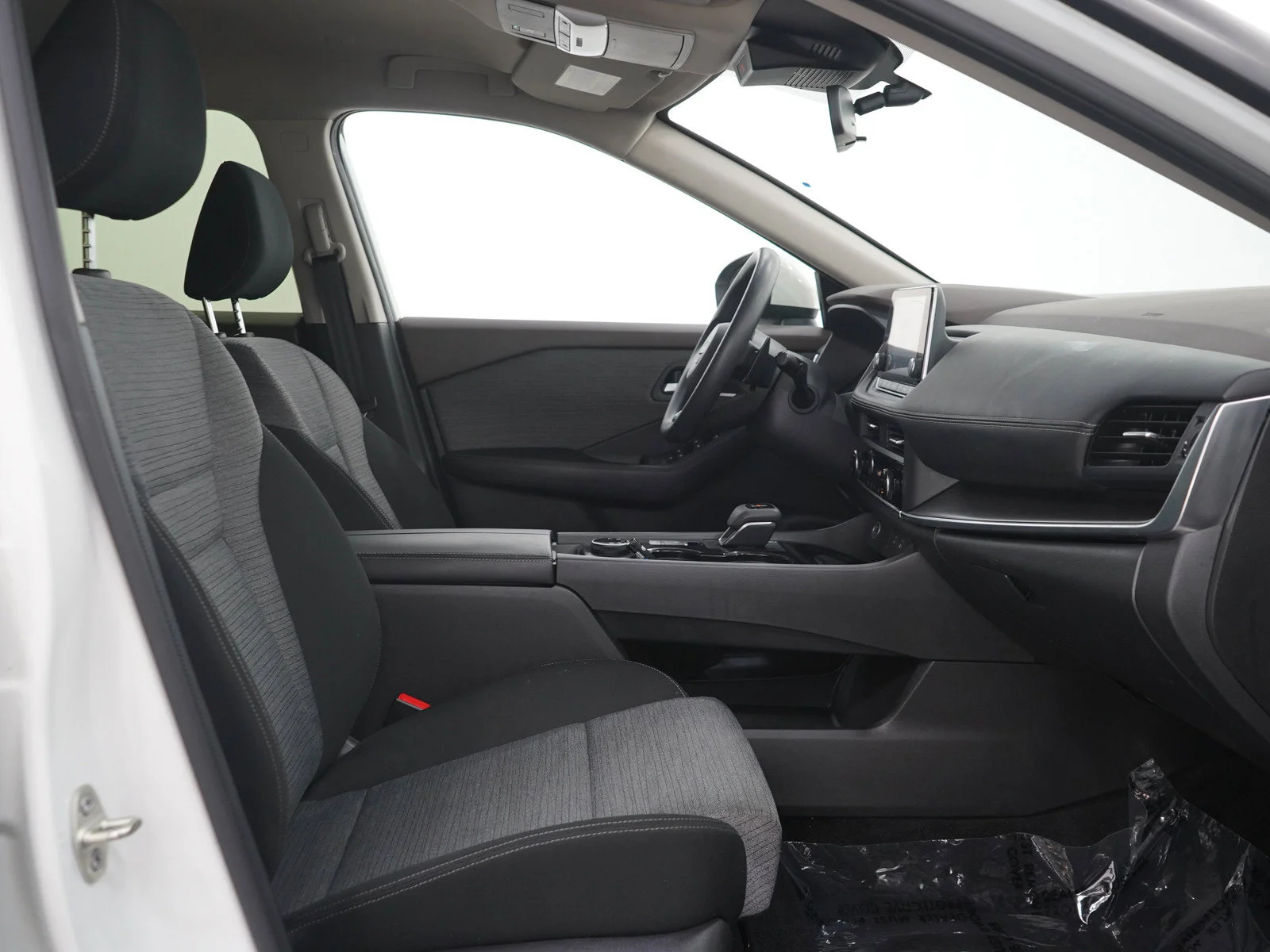Used 2023 Pearl White Tricoat Nissan SV image 12