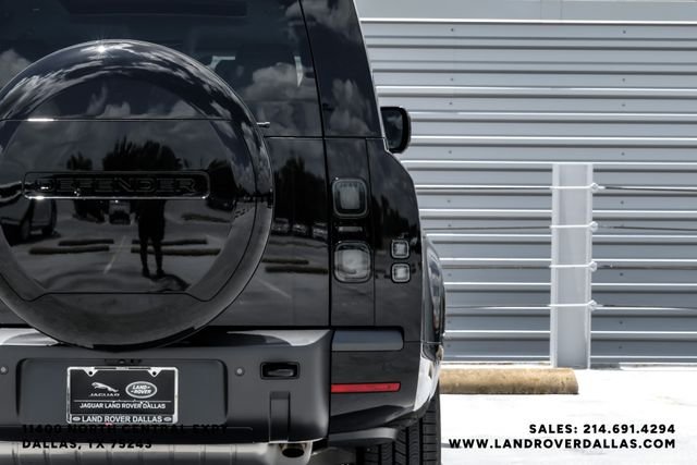 New 2026 Santorini Black Land Rover X-Dynamic SE image 43