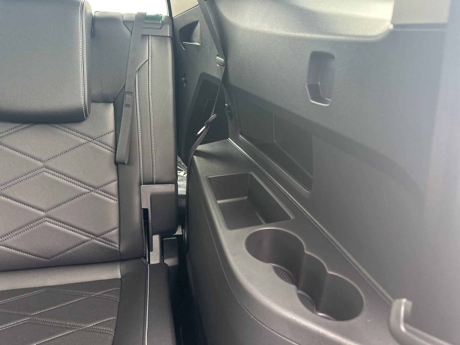 New 2026 Silver Volkswagen 2.0T SE w/Technology image 26