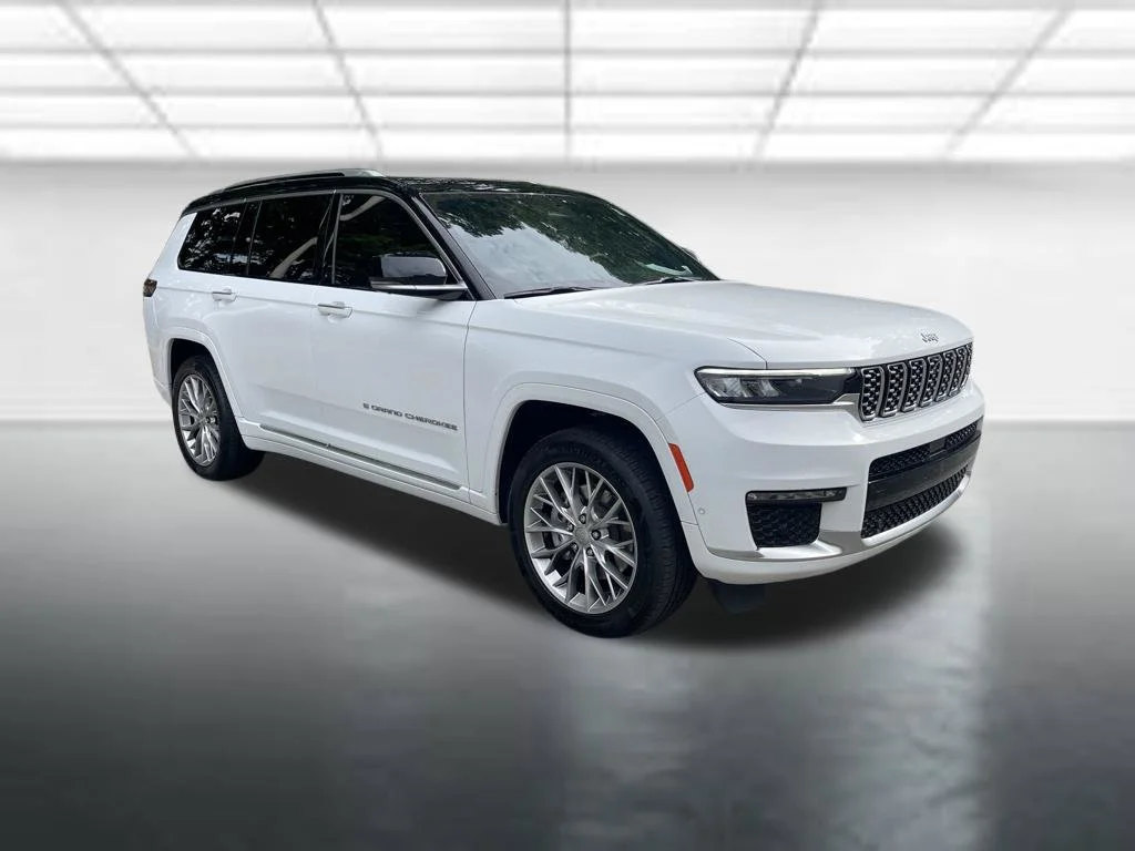 Used 2024 White Jeep Summit image 7