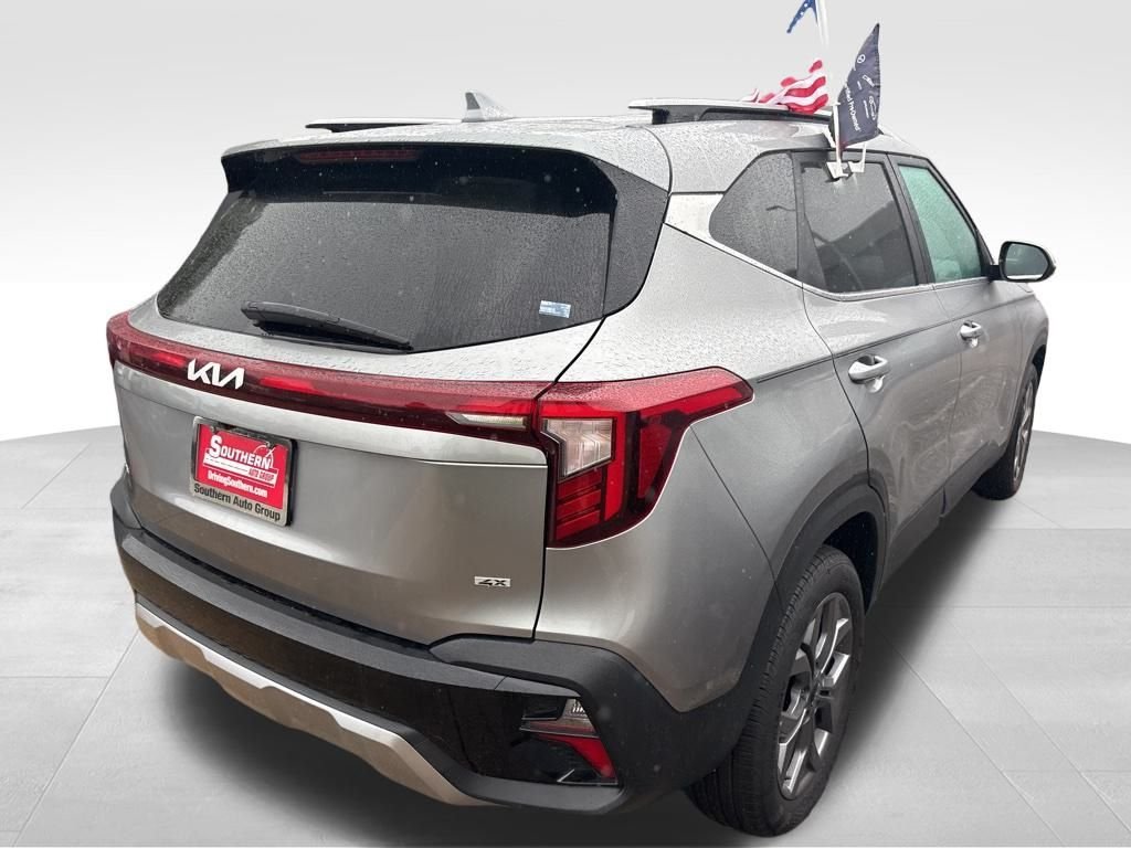 2024 Kia Seltos S photo 4