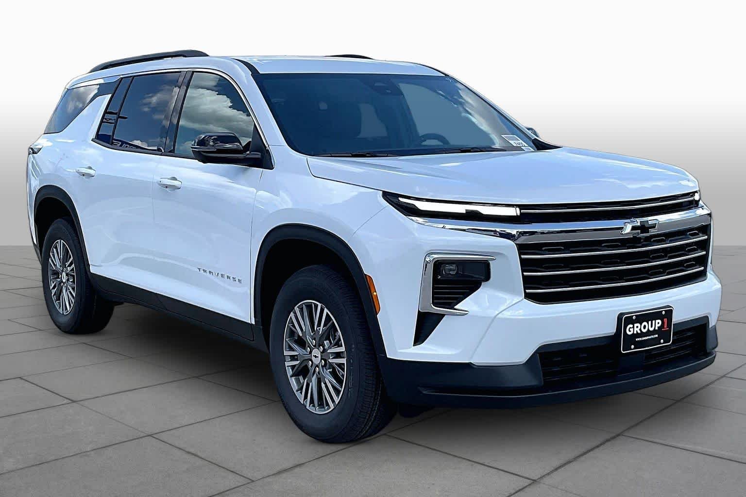 New 2027 Polar White Tricoat Chevrolet LT image 3