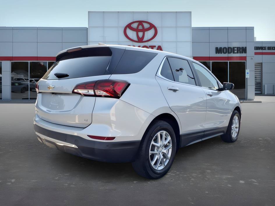 Used 2022 Silver Ice Metallic Chevrolet LT image 6
